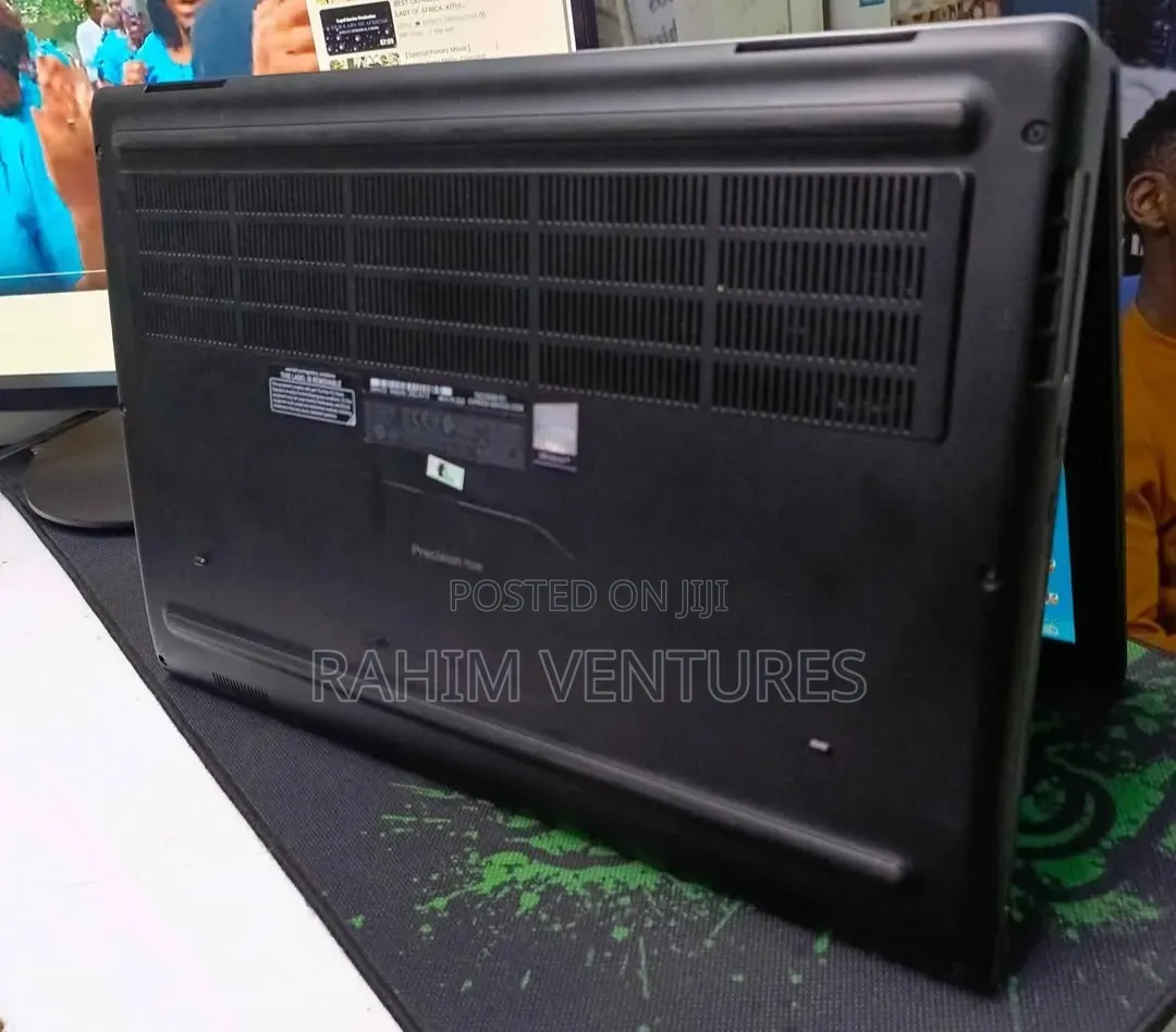 Laptop Dell Inspiron 15 7530 8GB Intel Core i5 SSD 256GB