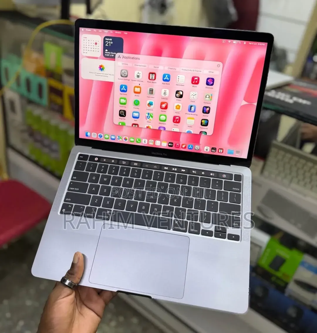 Laptop Apple MacBook Pro 2020 M1 16GB Apple M1 Pro SSD 1T