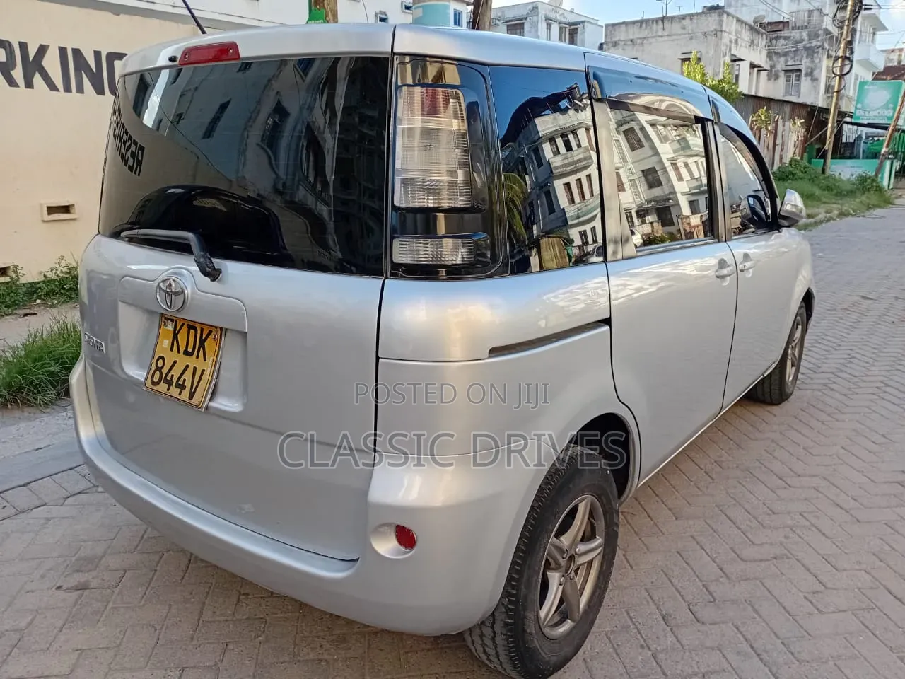 Toyota Sienta 2015 Silver
