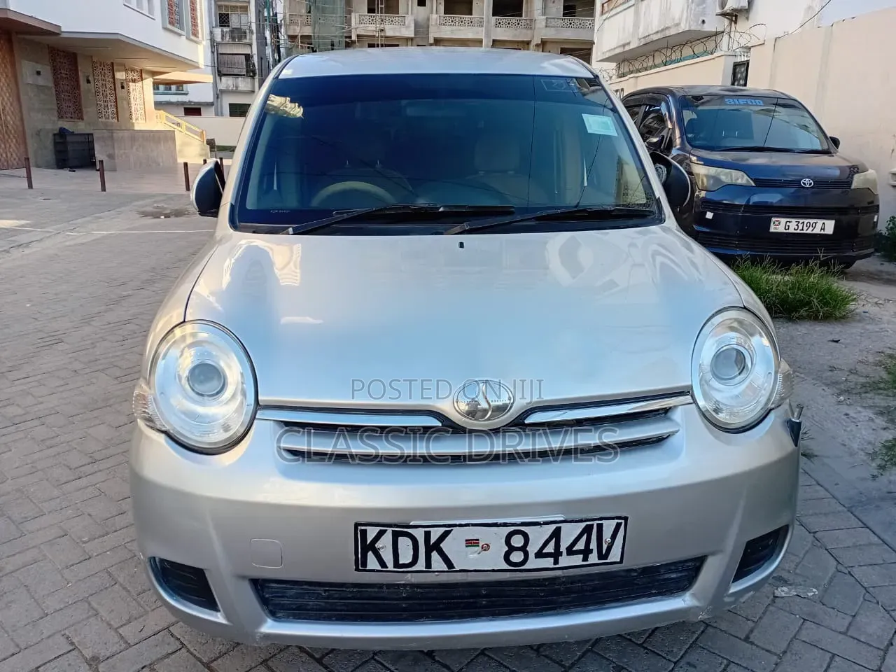 Toyota Sienta 2015 Silver
