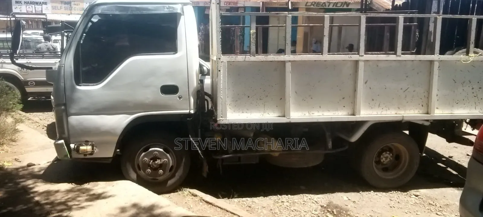 Isuzu ELF 4000tonnes