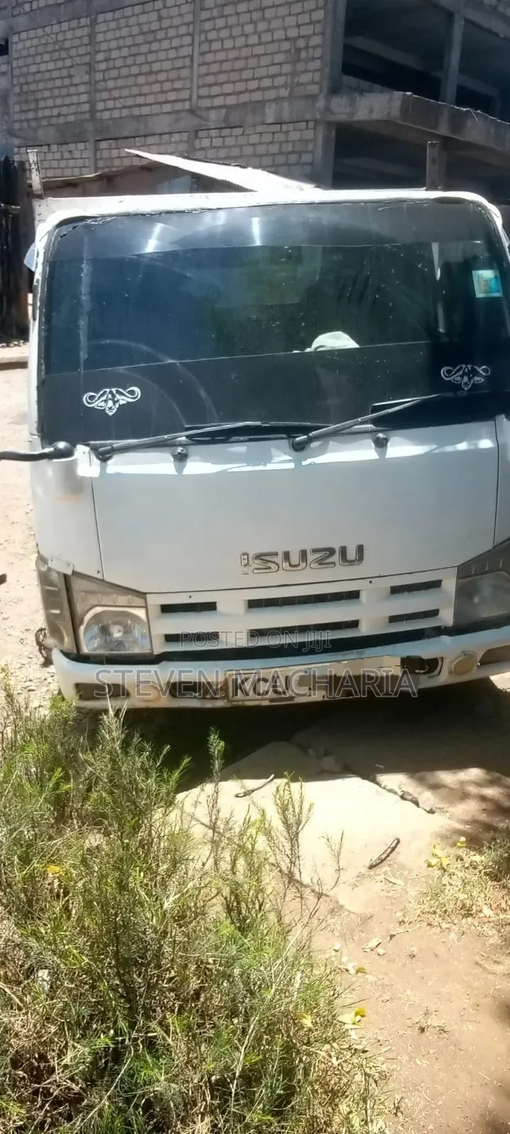 Isuzu ELF 4000tonnes