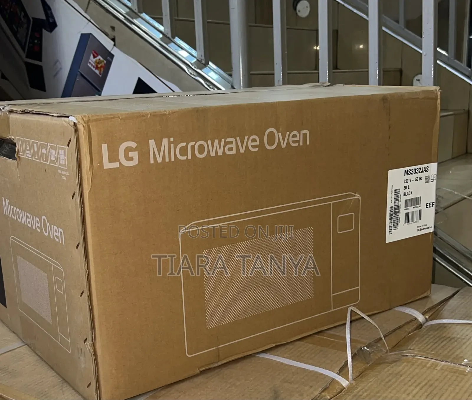 LG MS3032JAS Neochef Microwave Oven, 30L - EasyCleanTM Antibacterial
