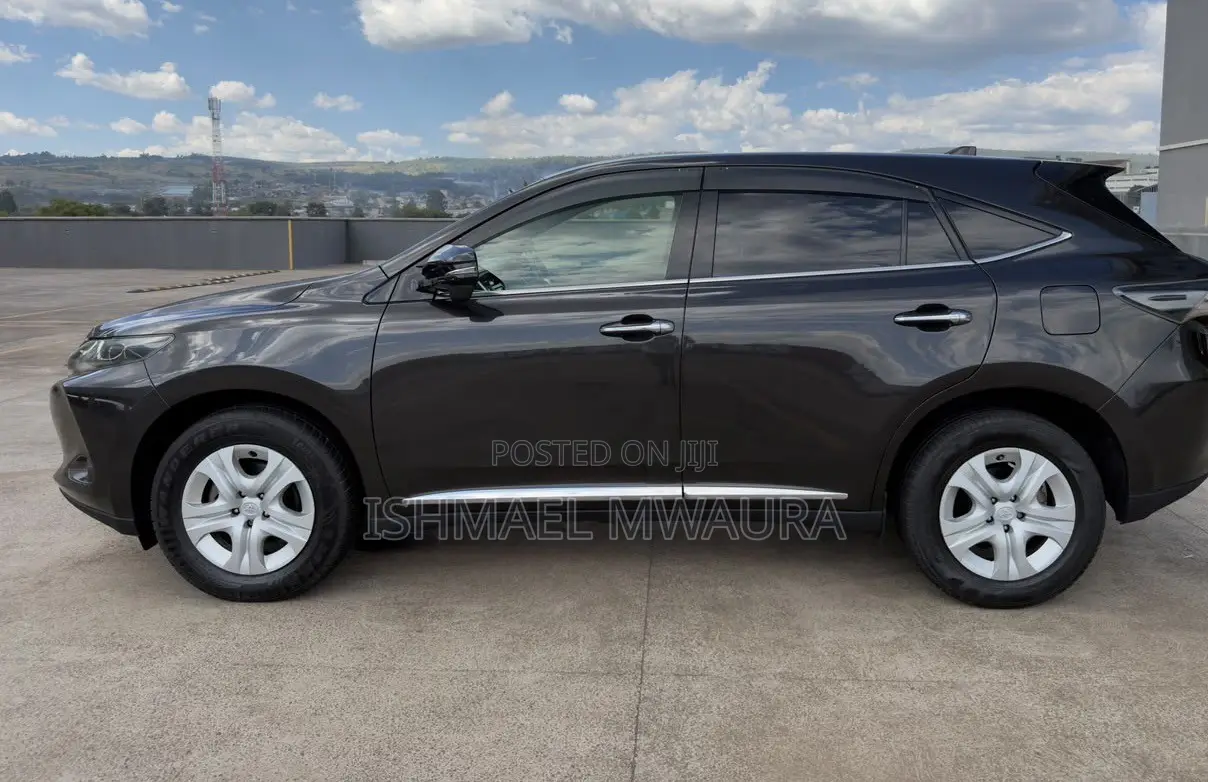 Toyota Harrier 2.0 2014 Black