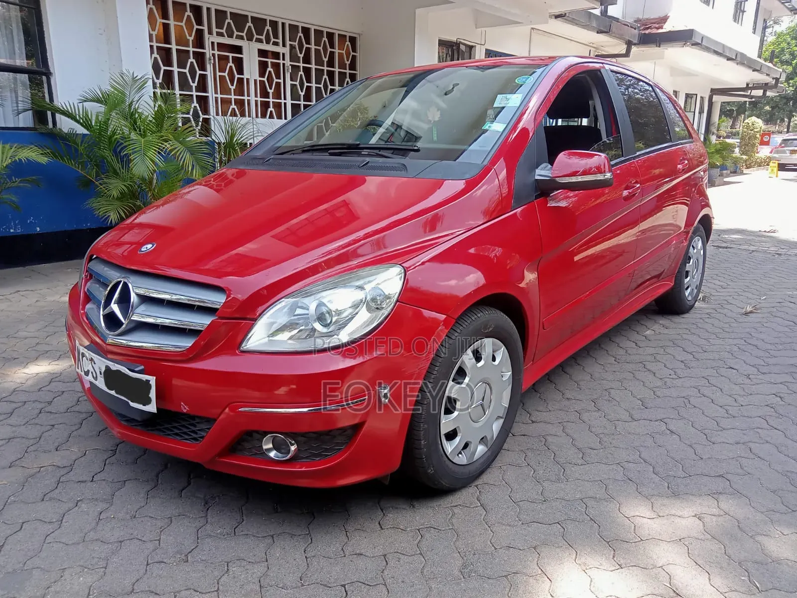 Mercedes-Benz B-Class B180 Petrol 2011 Red