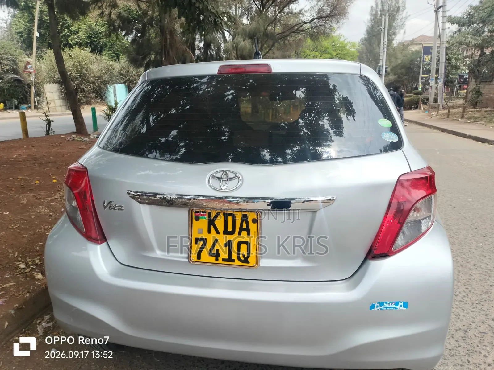 Toyota Vitz 2013 Silver