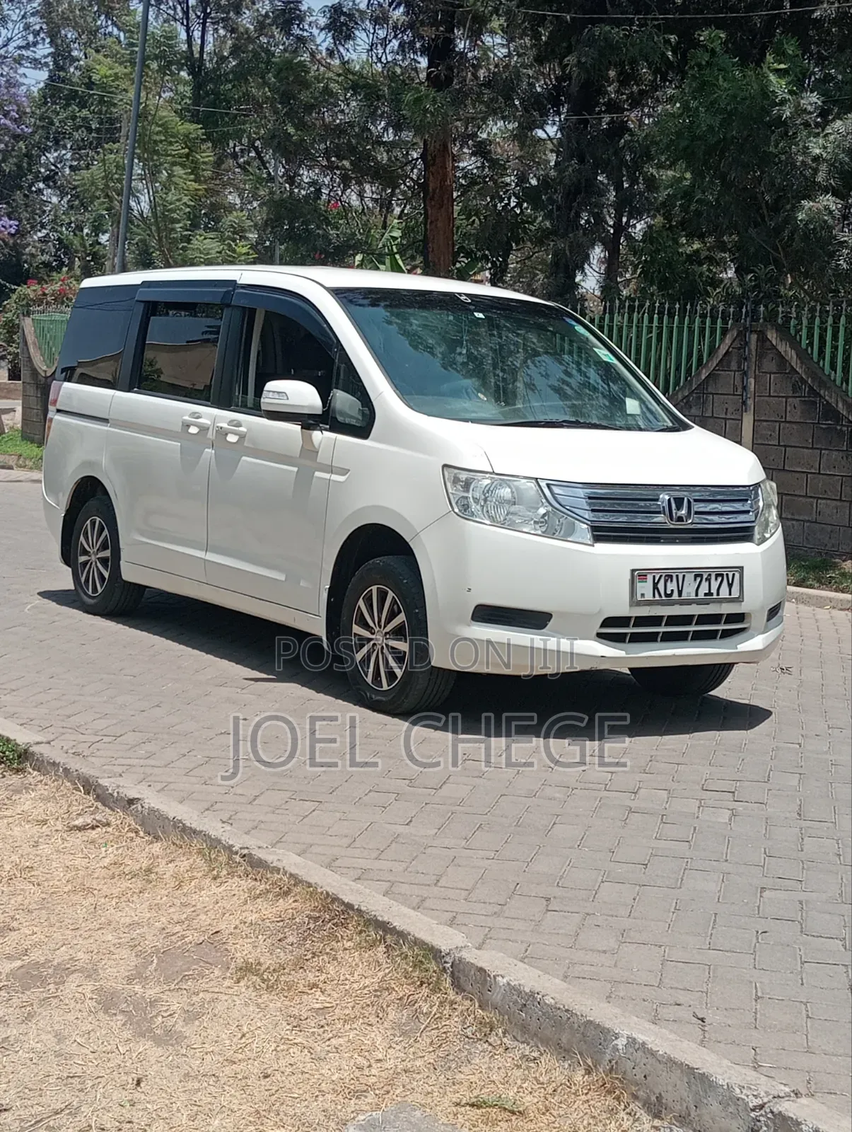Honda Stepwgn 2012 White