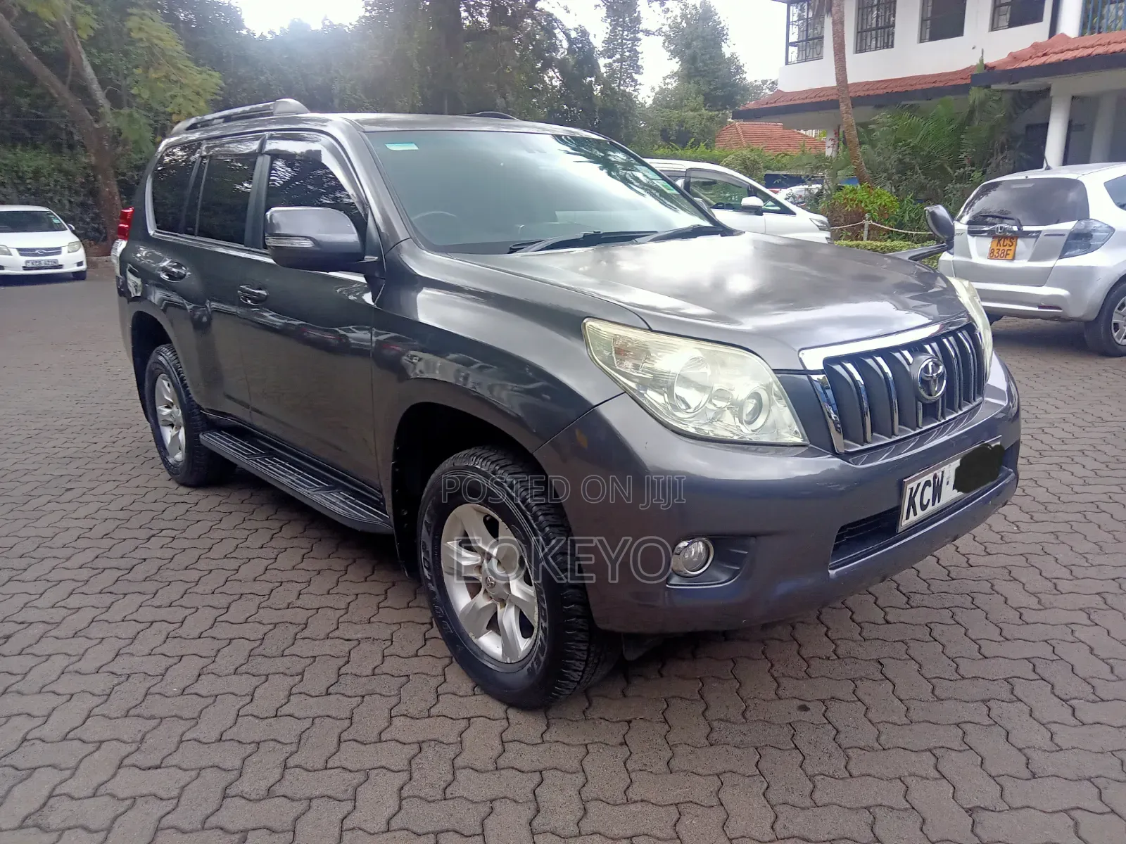 Toyota Land Cruiser Prado 2.7 i 2012 Gray