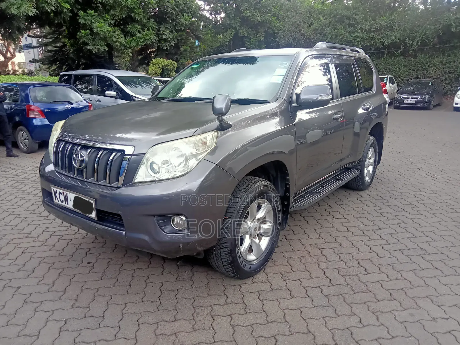 Toyota Land Cruiser Prado 2.7 i 2012 Gray