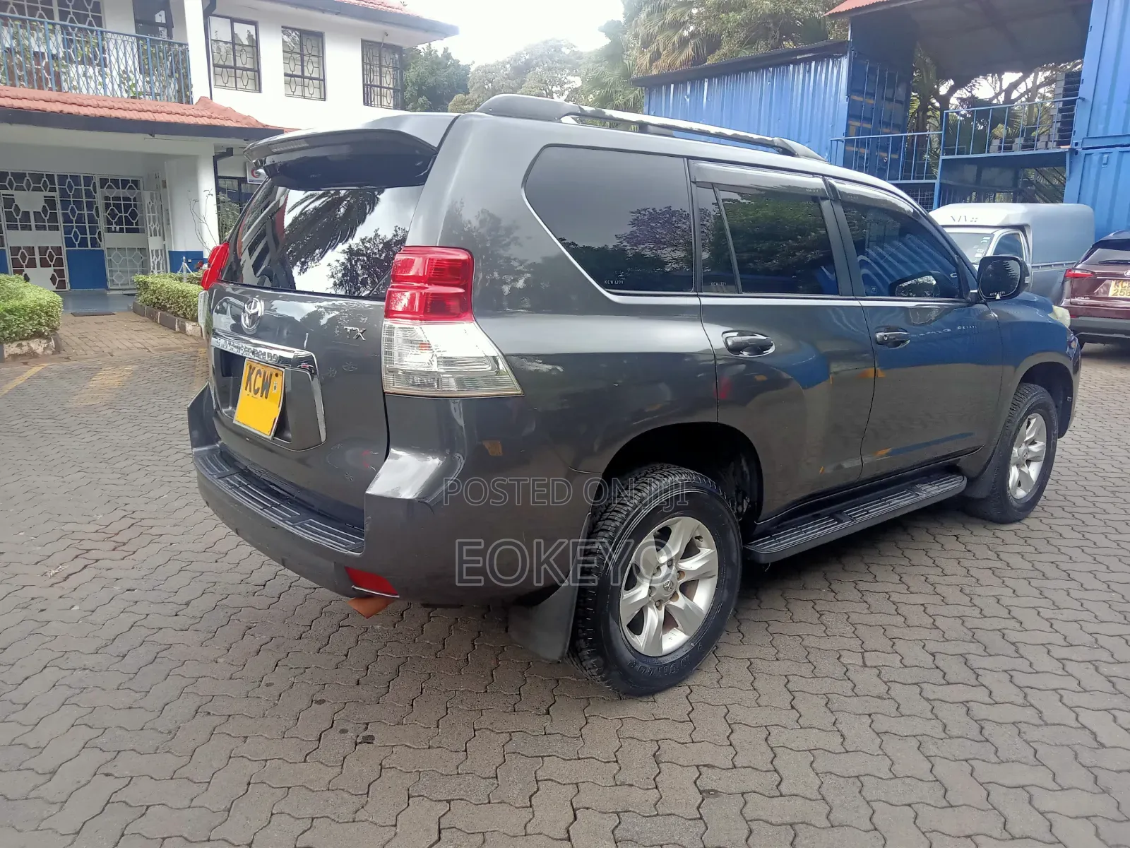 Toyota Land Cruiser Prado 2.7 i 2012 Gray