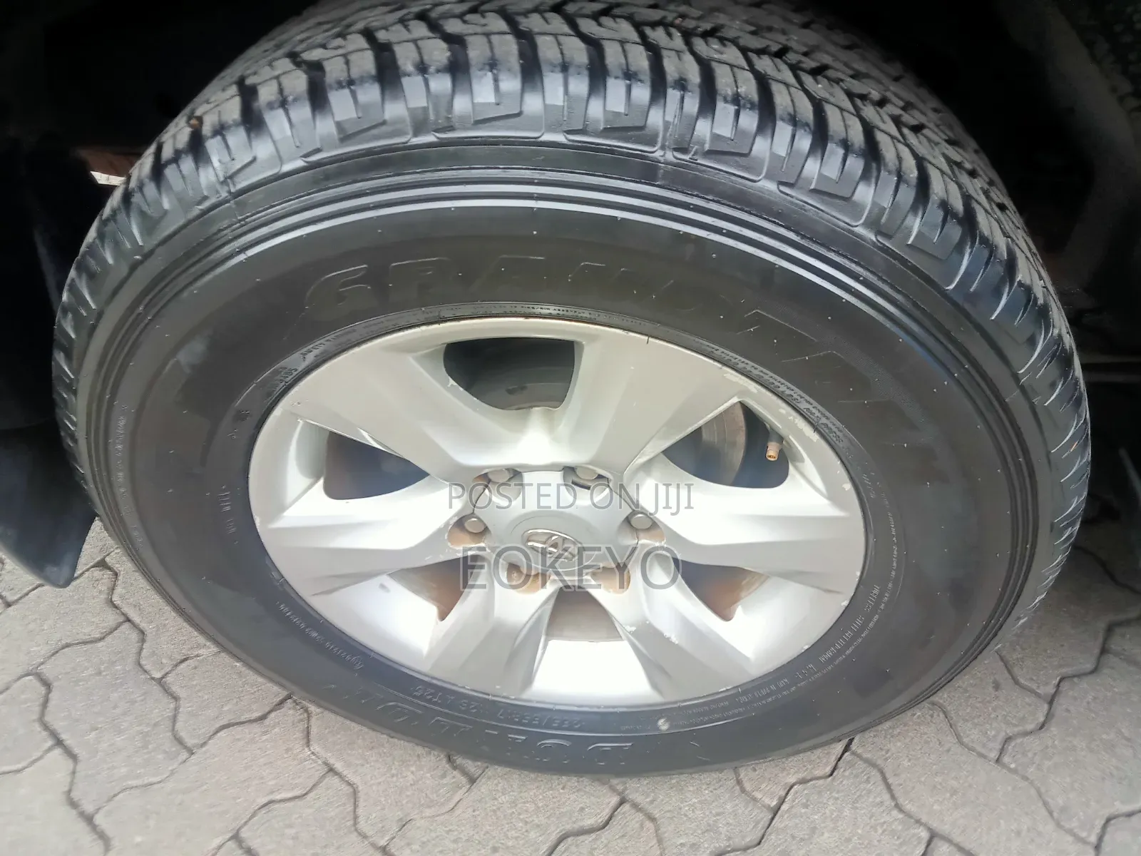 Toyota Land Cruiser Prado 2.7 i 2012 Gray