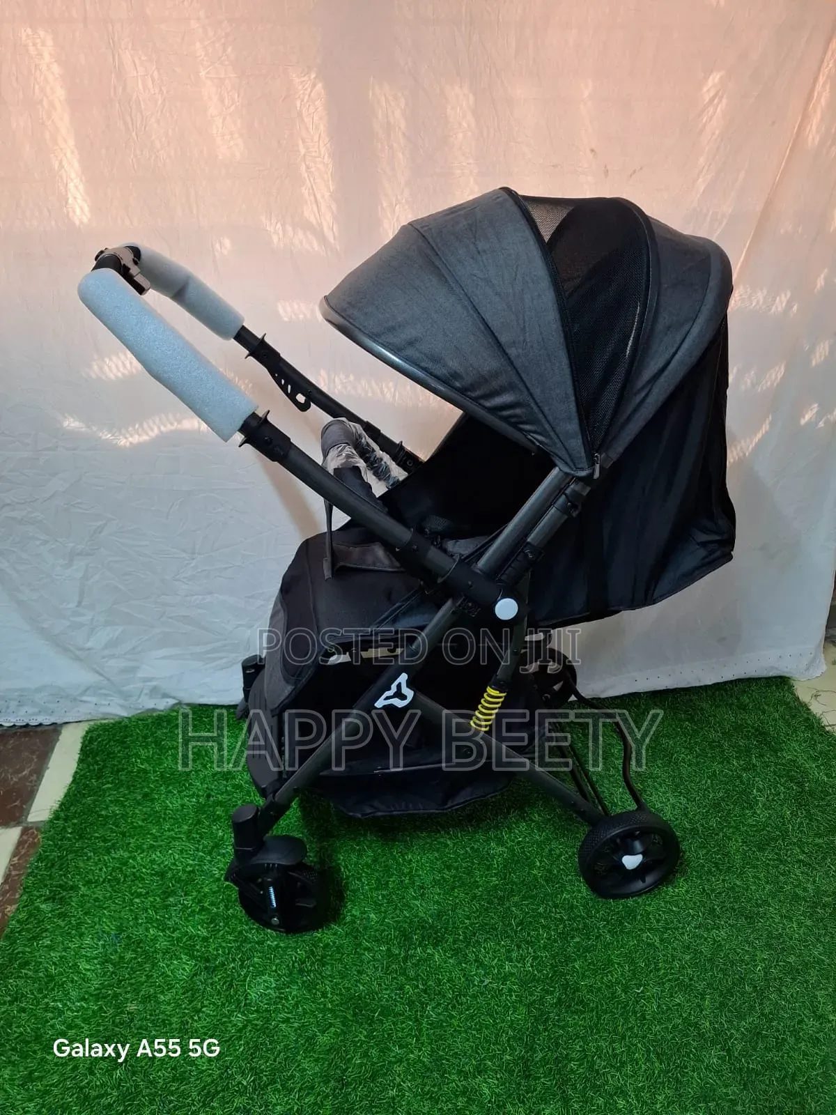 Children Stroller at 15700*A Large Protective Canopy for Shade