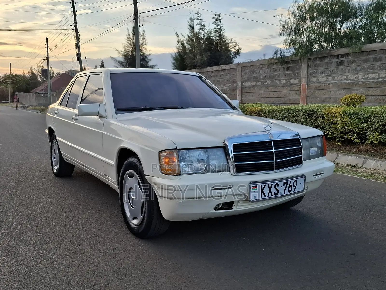 Mercedes-Benz W124 1985 Beige