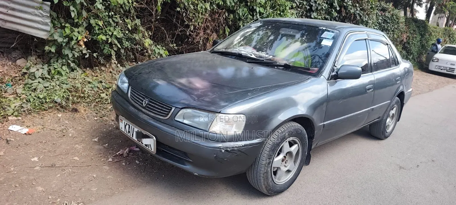 Toyota Corolla 2000 Black