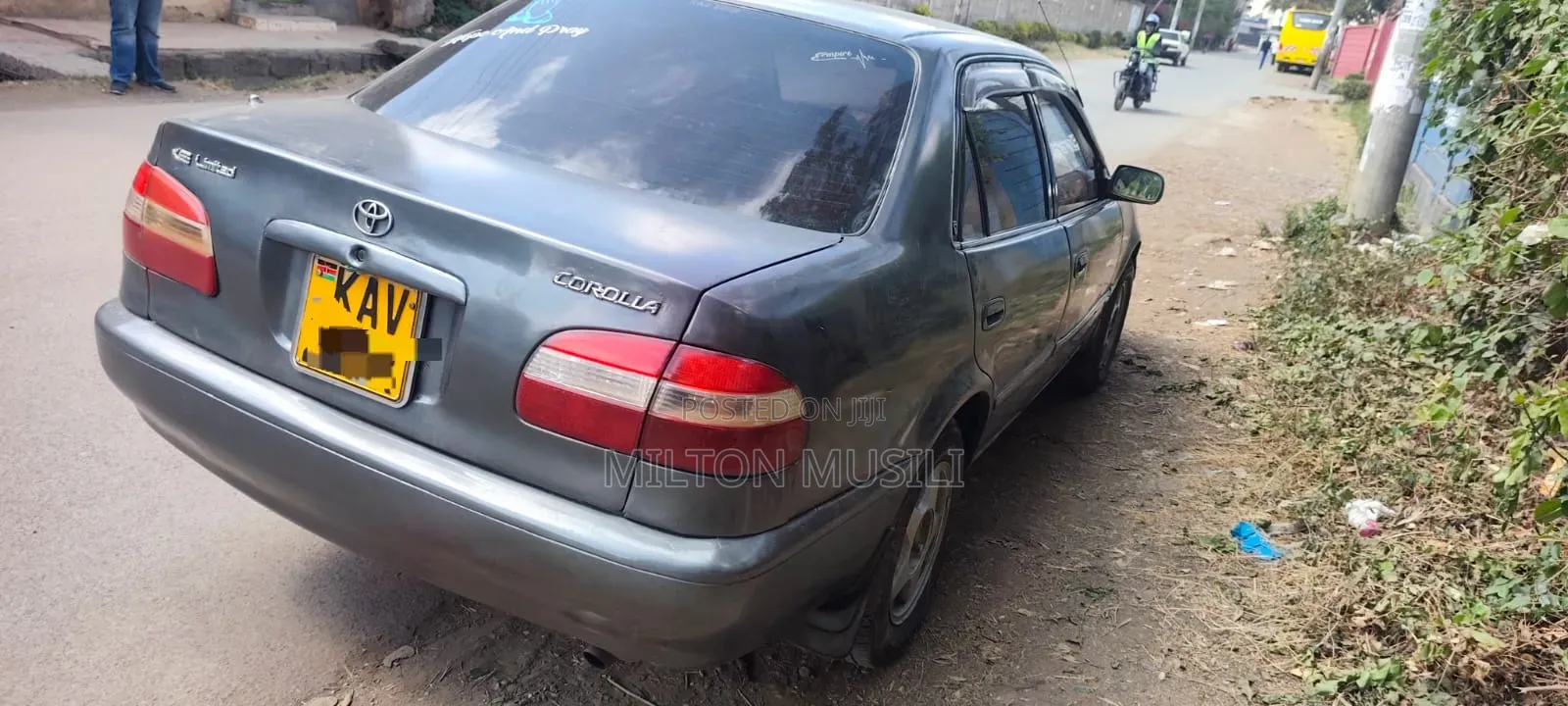 Toyota Corolla 2000 Black