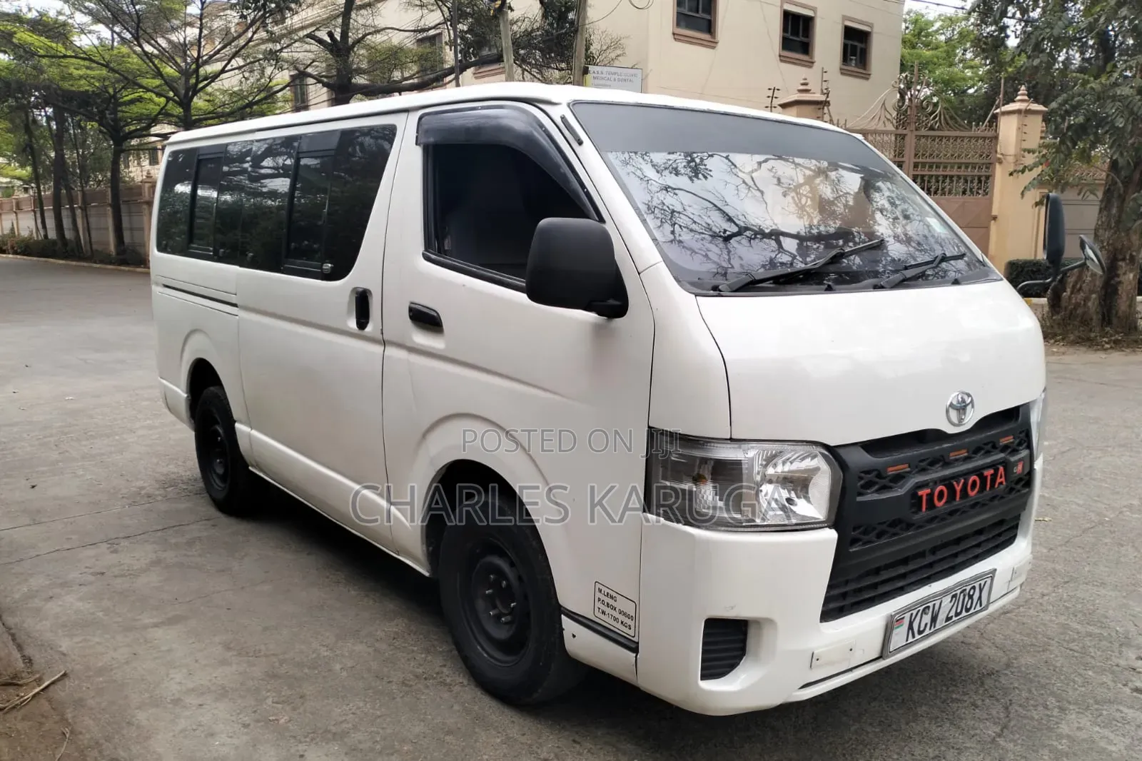 Toyota HiAce 2012 White