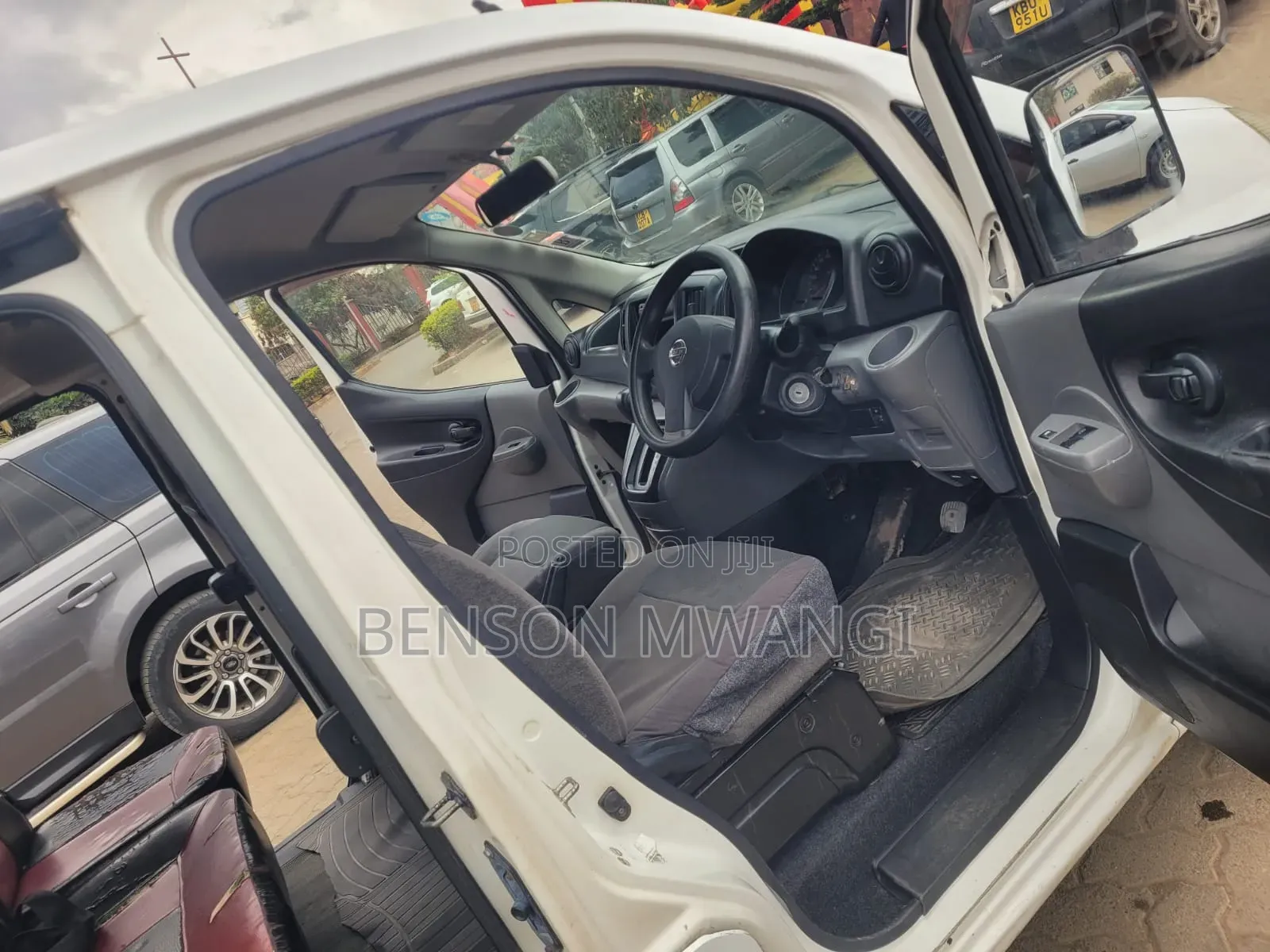 Nissan NV1500 2012 White