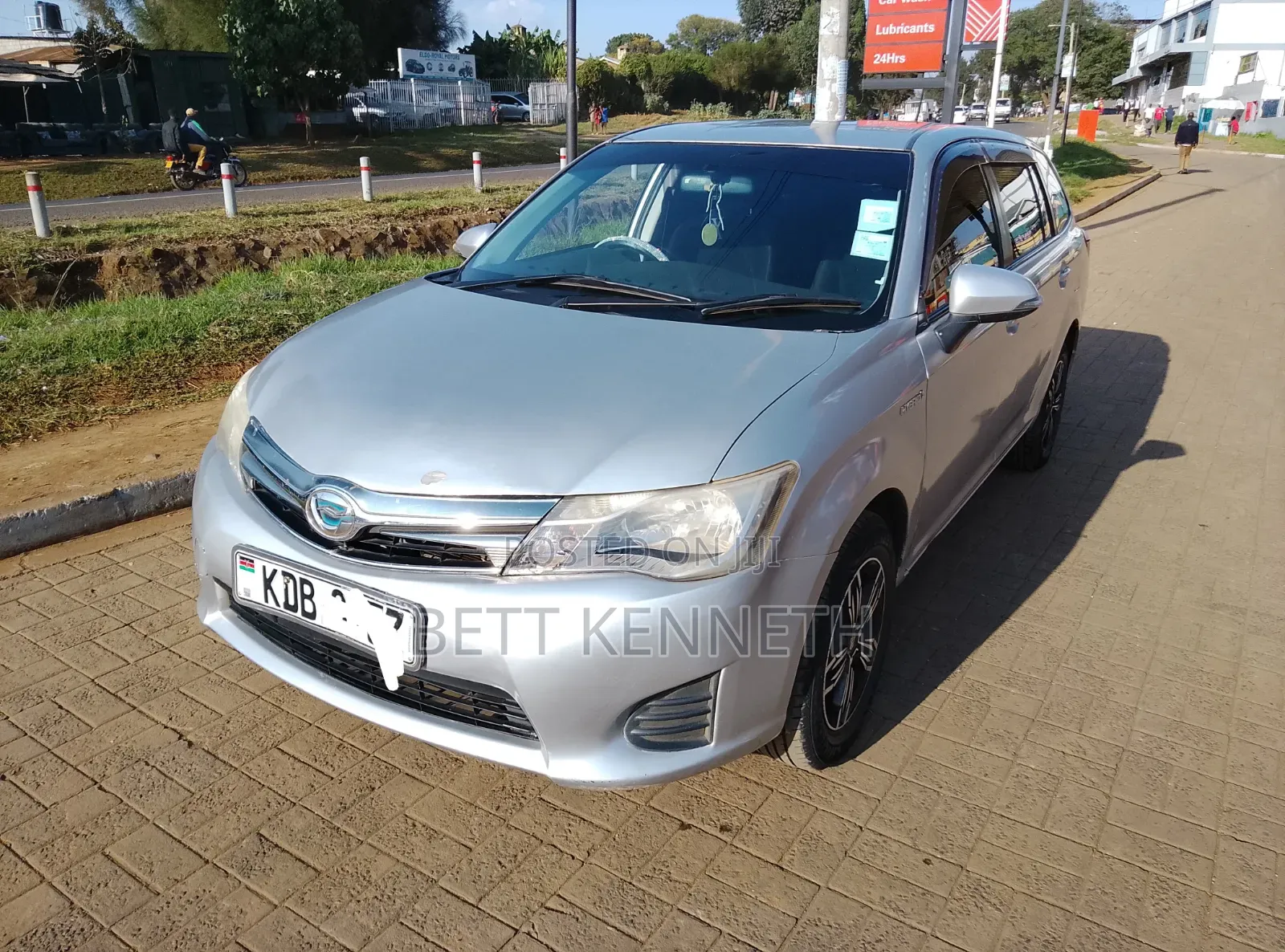 Toyota Corolla Fielder 1.5 Hybrid FWD 2014 Silver