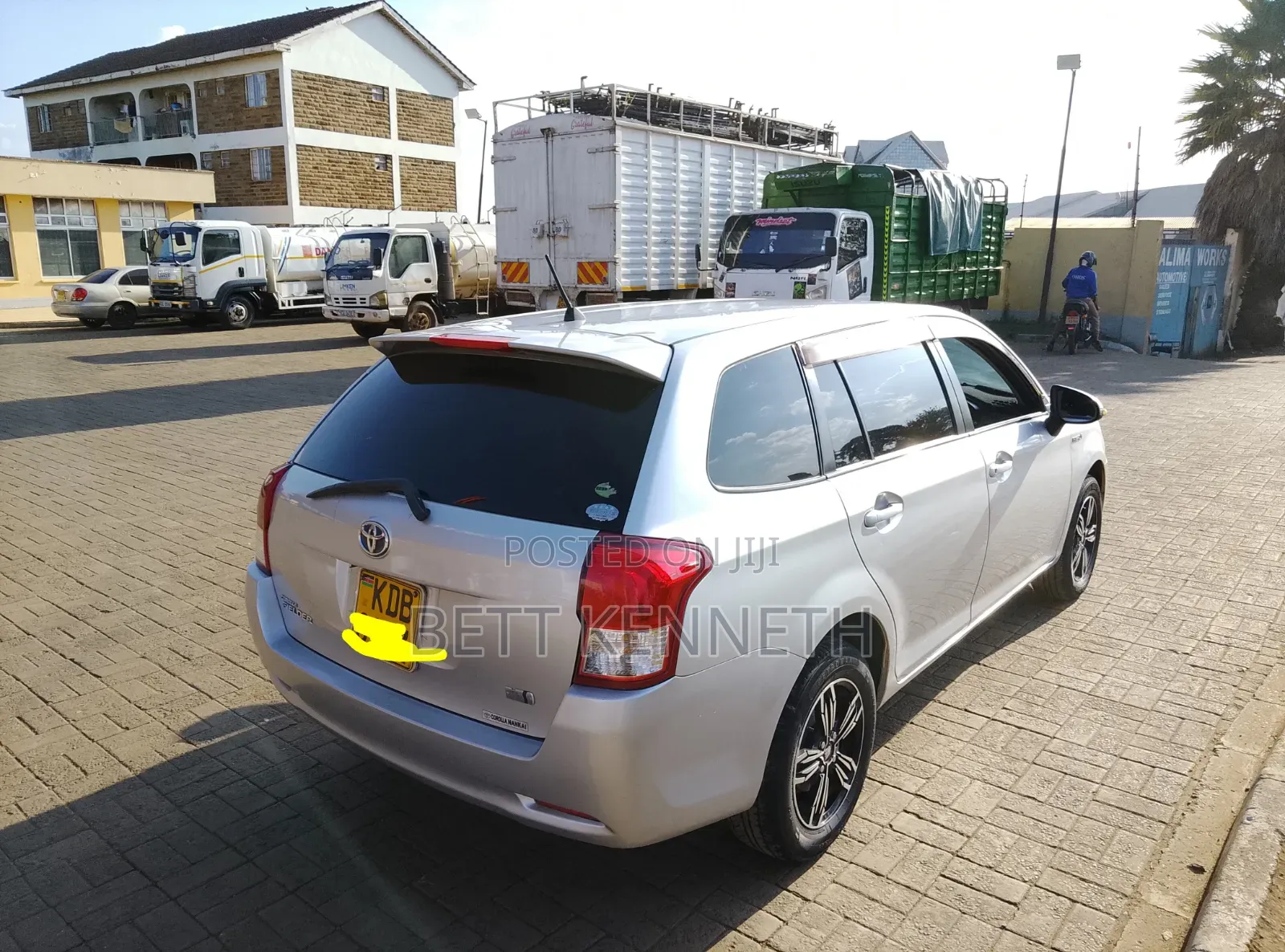 Toyota Corolla Fielder 1.5 Hybrid FWD 2014 Silver