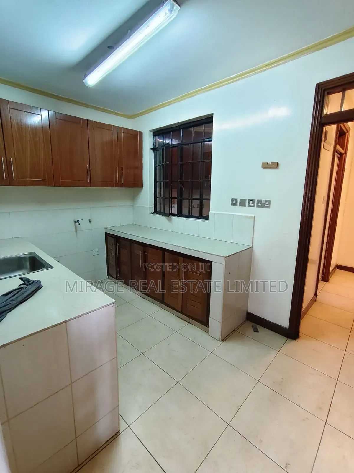 3bdrm Apartment in Raphta Road Area for rent