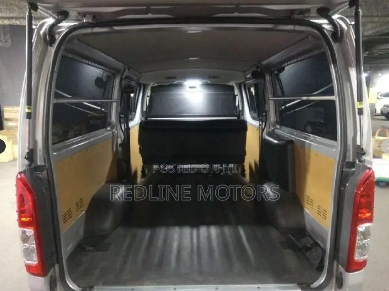 Toyota HiAce 2019 Silver