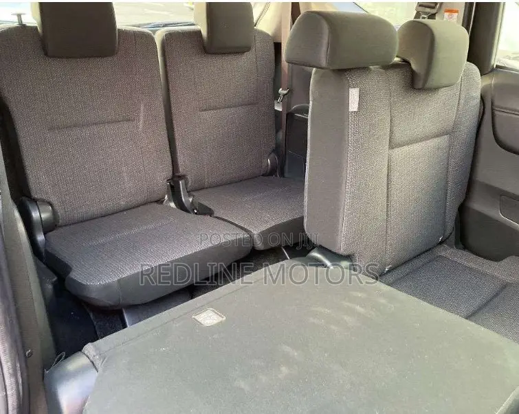 Toyota Sienta 1.5 FWD 2019 Silver