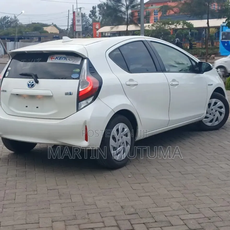 Toyota Aqua 2019 Pearl