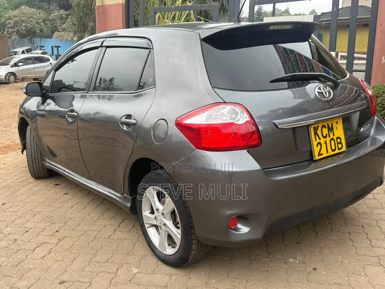Toyota Auris 2011 Brown