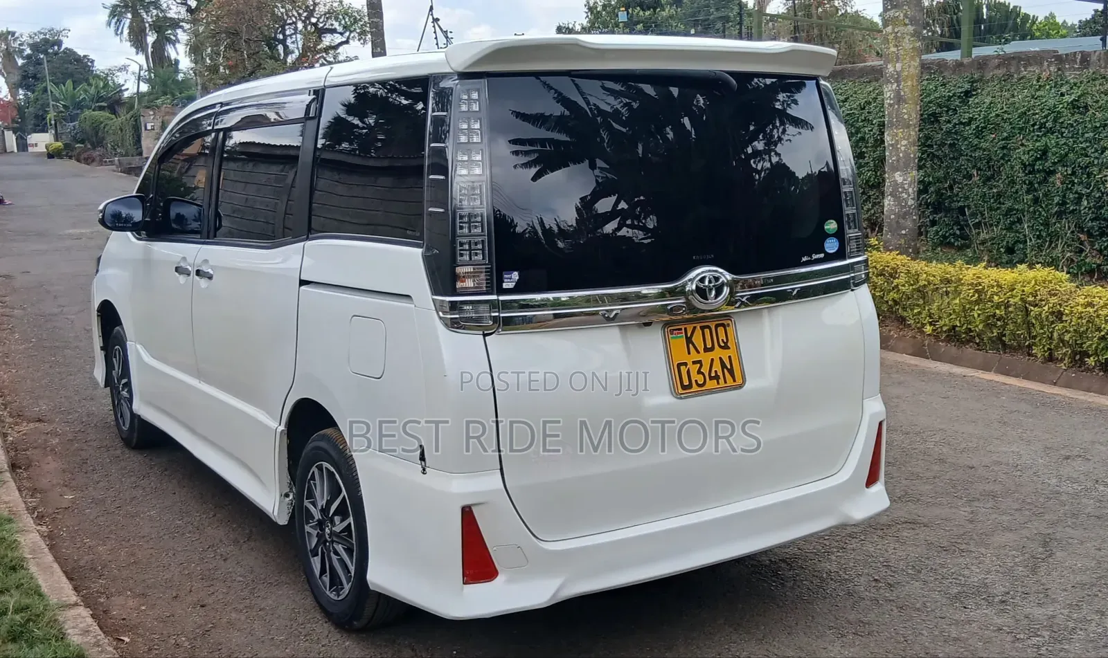 Toyota Voxy X 2WD 8-Seater 2018 White