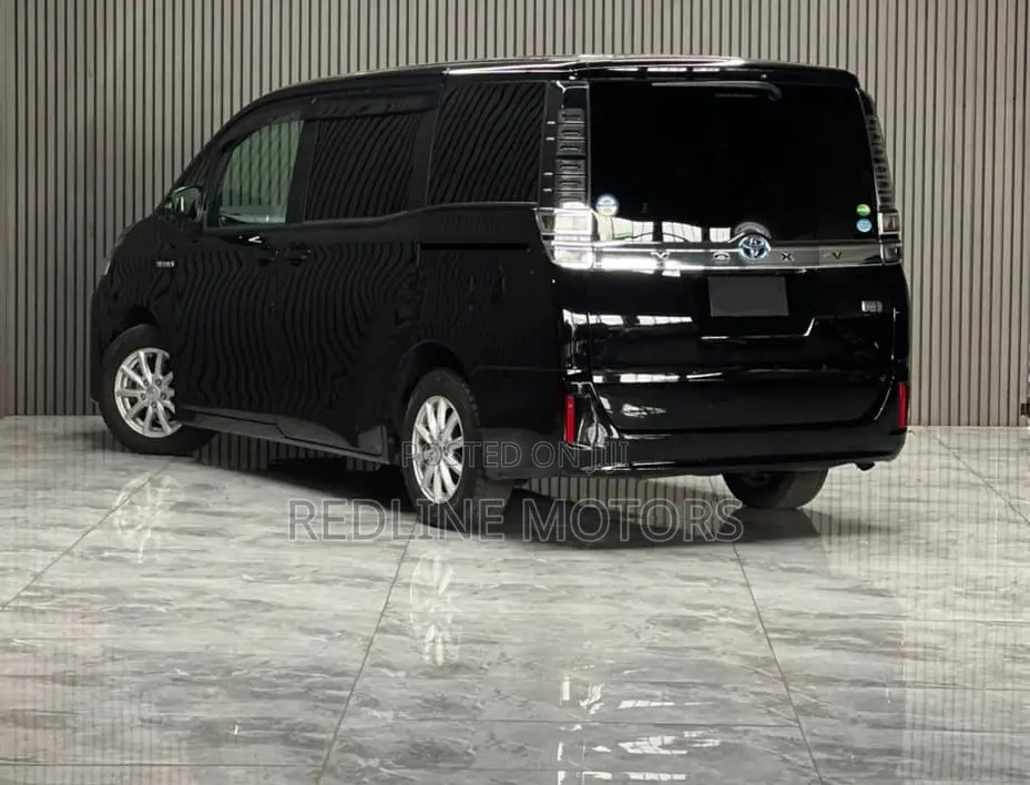 Toyota Voxy Hybrid X 2WD 7-Seater 2019 Matt Black