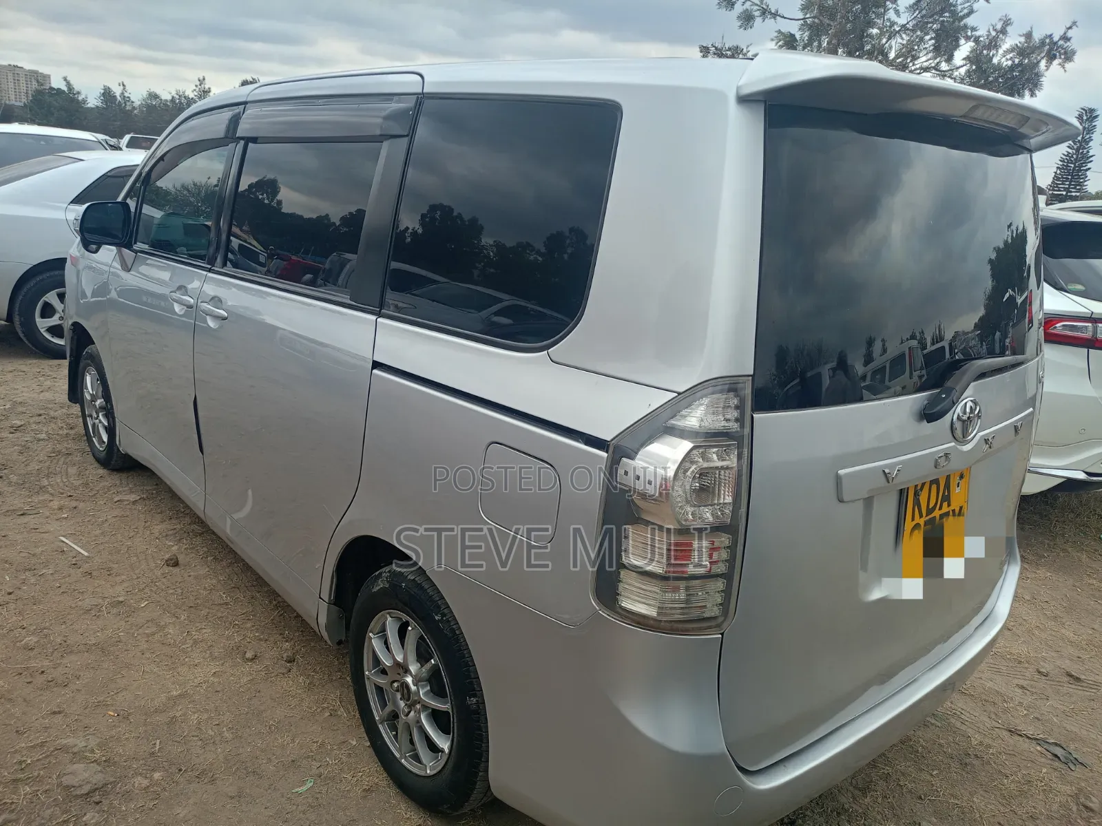 Toyota Voxy ZS 2WD 8-Seater 2013 Silver