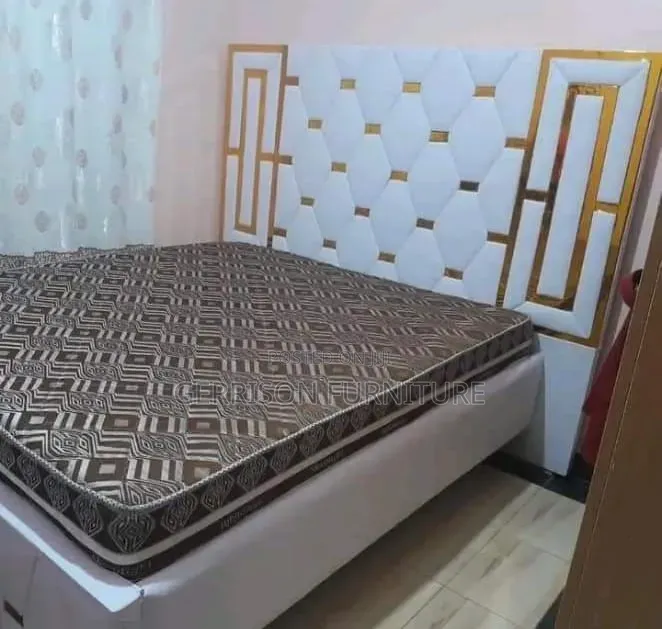 5*6 Luxury Chester Bed With Mattress