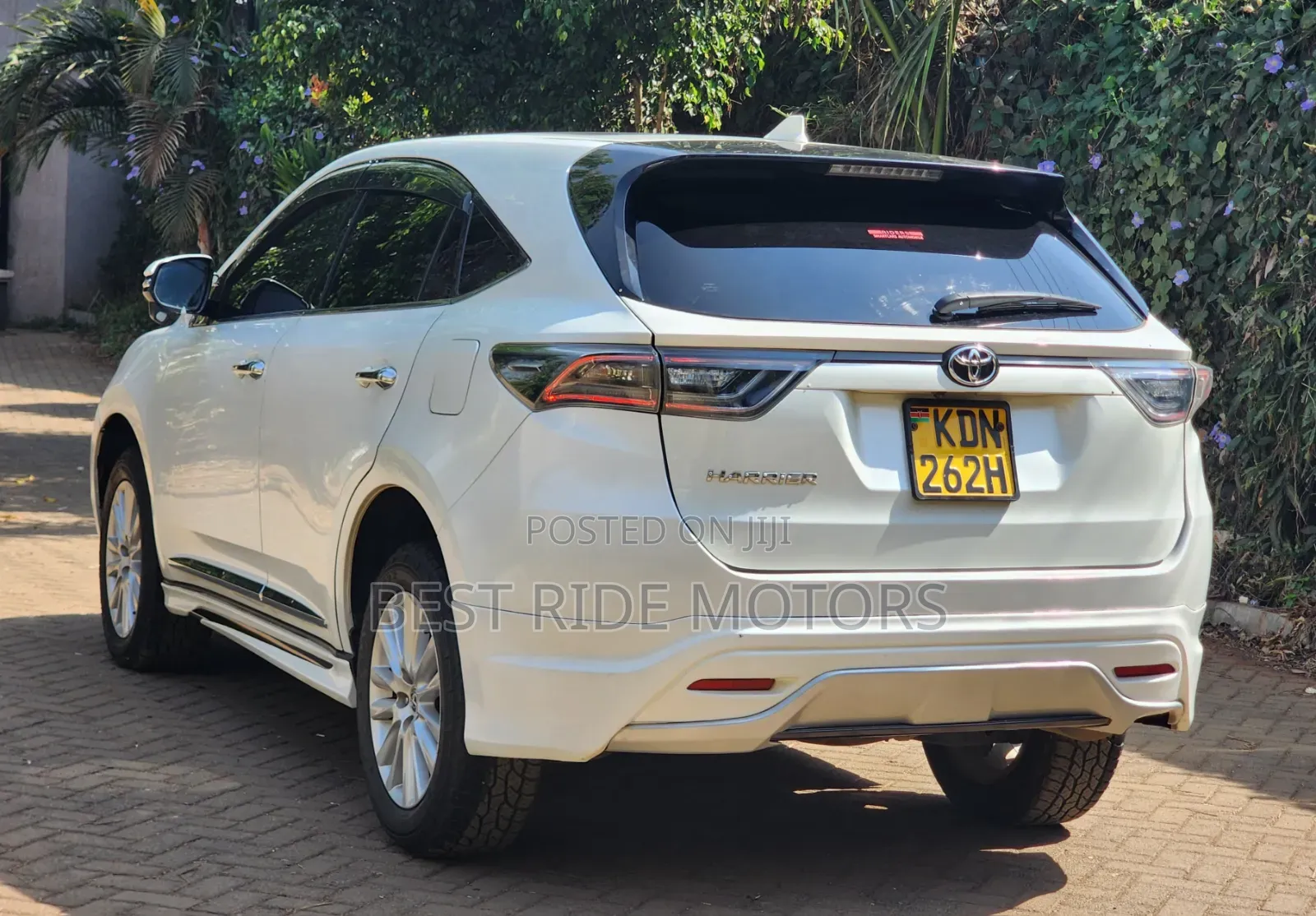 Toyota Harrier 2.0 2015 White