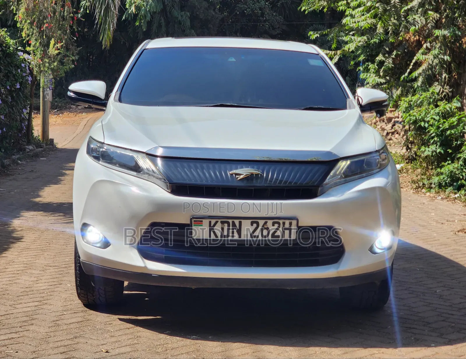 Toyota Harrier 2.0 2015 White