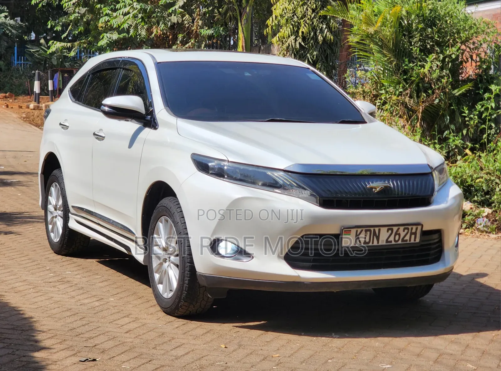 Toyota Harrier 2.0 2015 White
