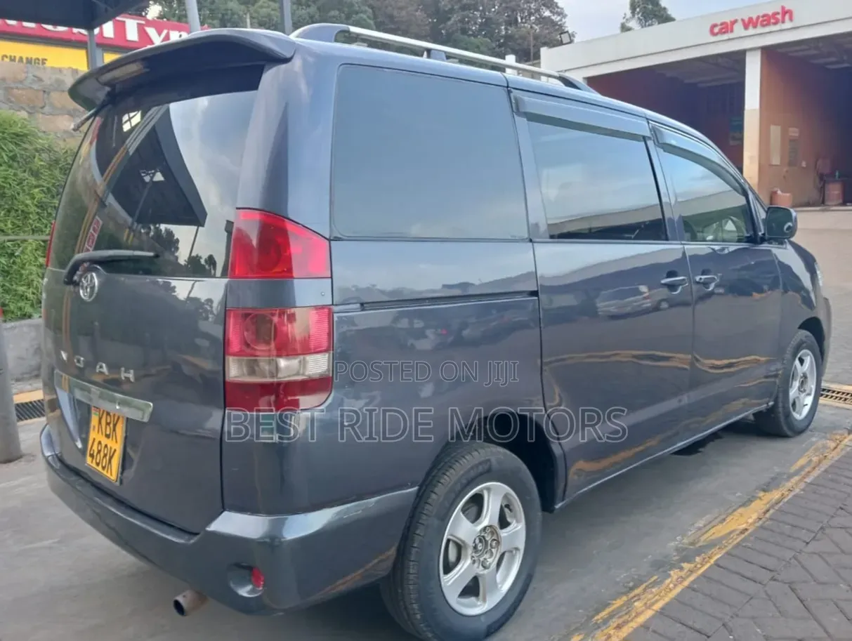 Toyota Noah 2.0 FWD (8 Seater) 2003 Gray