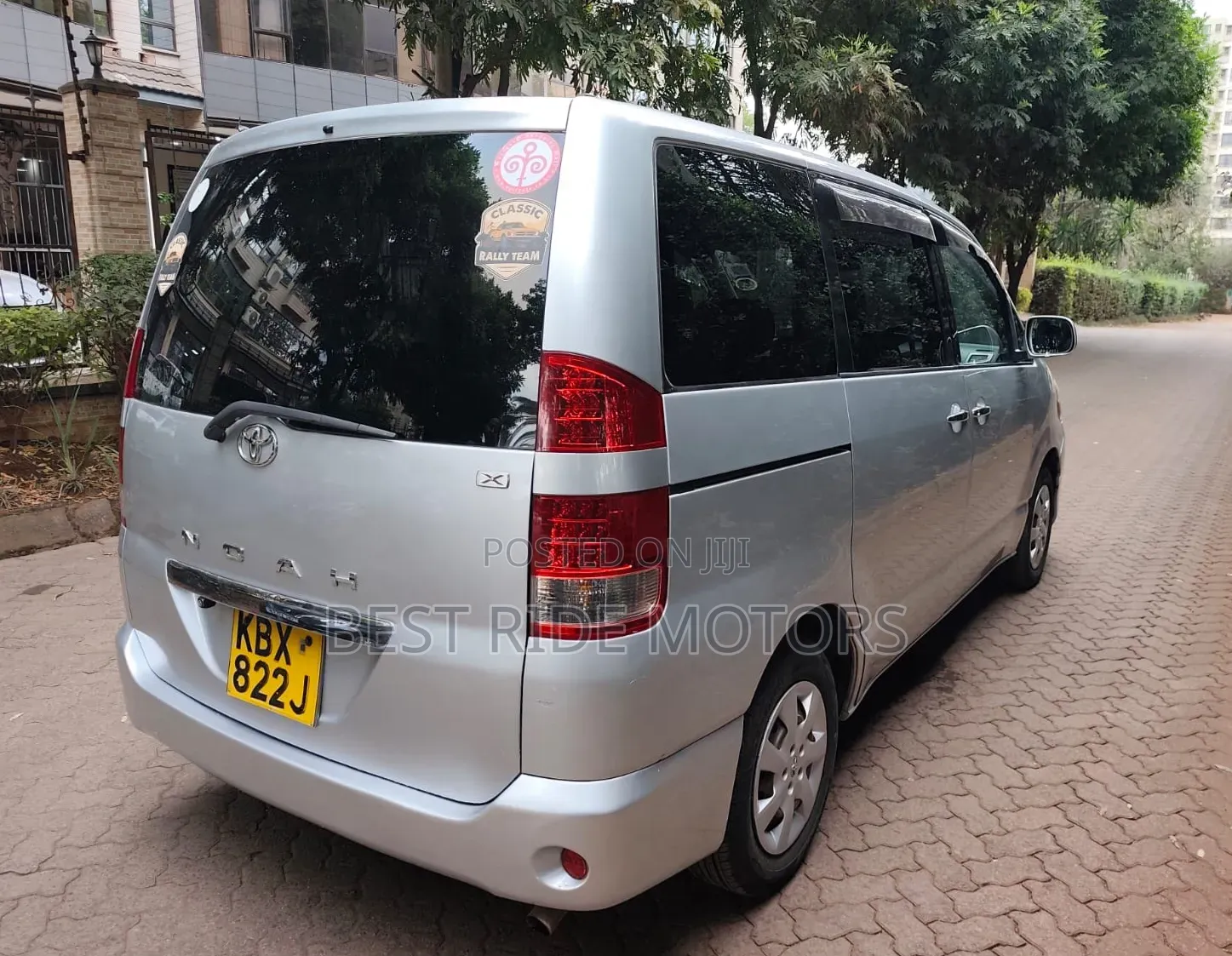 Toyota Noah 2.0 FWD (8 Seater) 2006 Silver