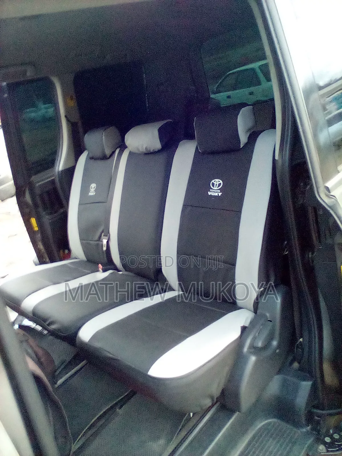 Noah/Voxy Car Seat Covers