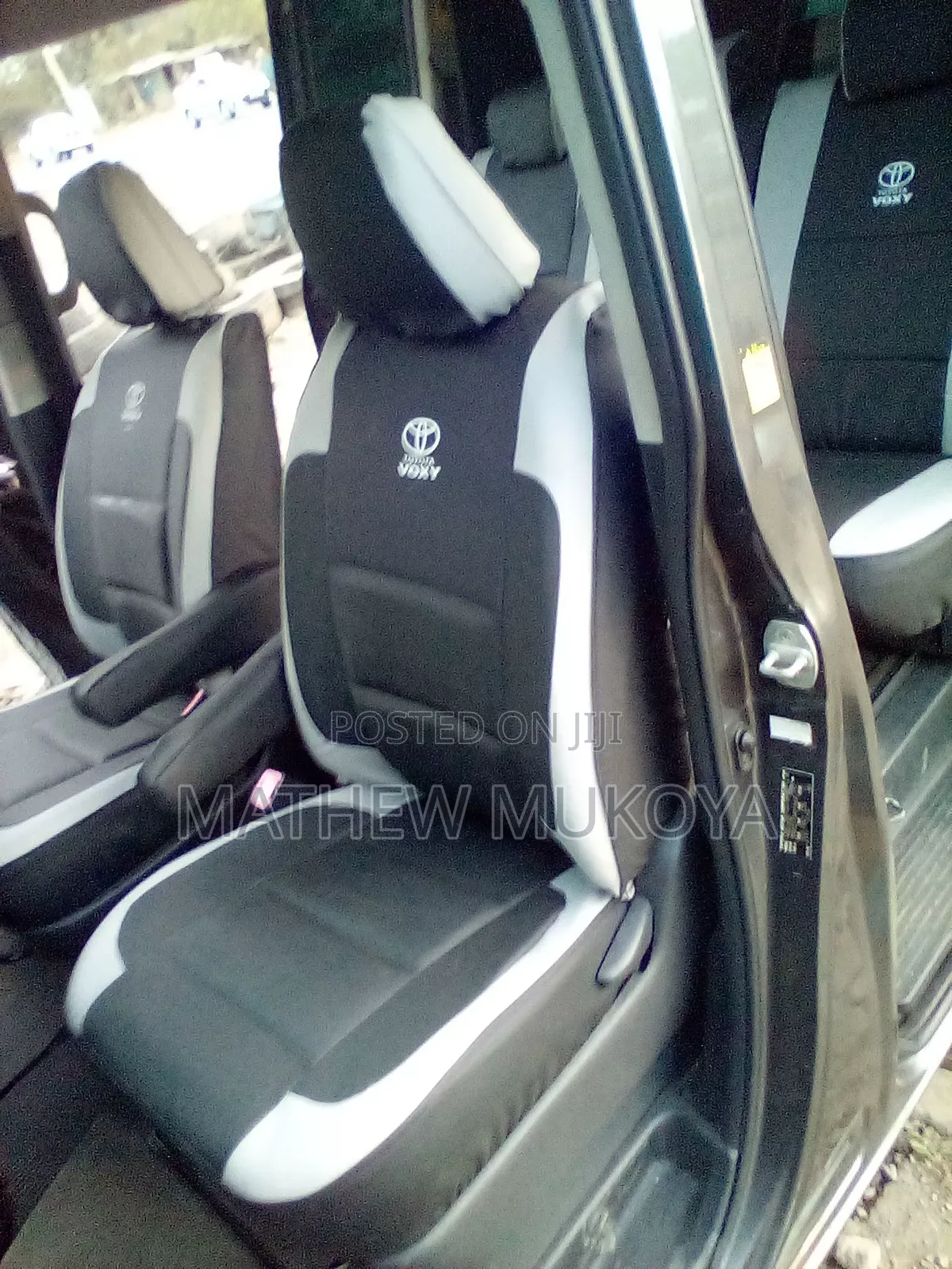 Noah/Voxy Car Seat Covers