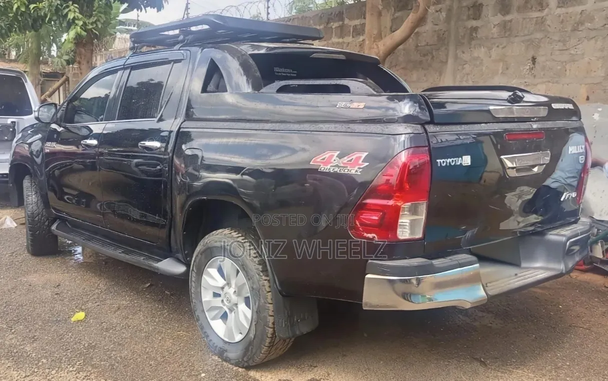 Toyota Hilux Revo Double Cab Deisel 2.8 AWD 2016 Black