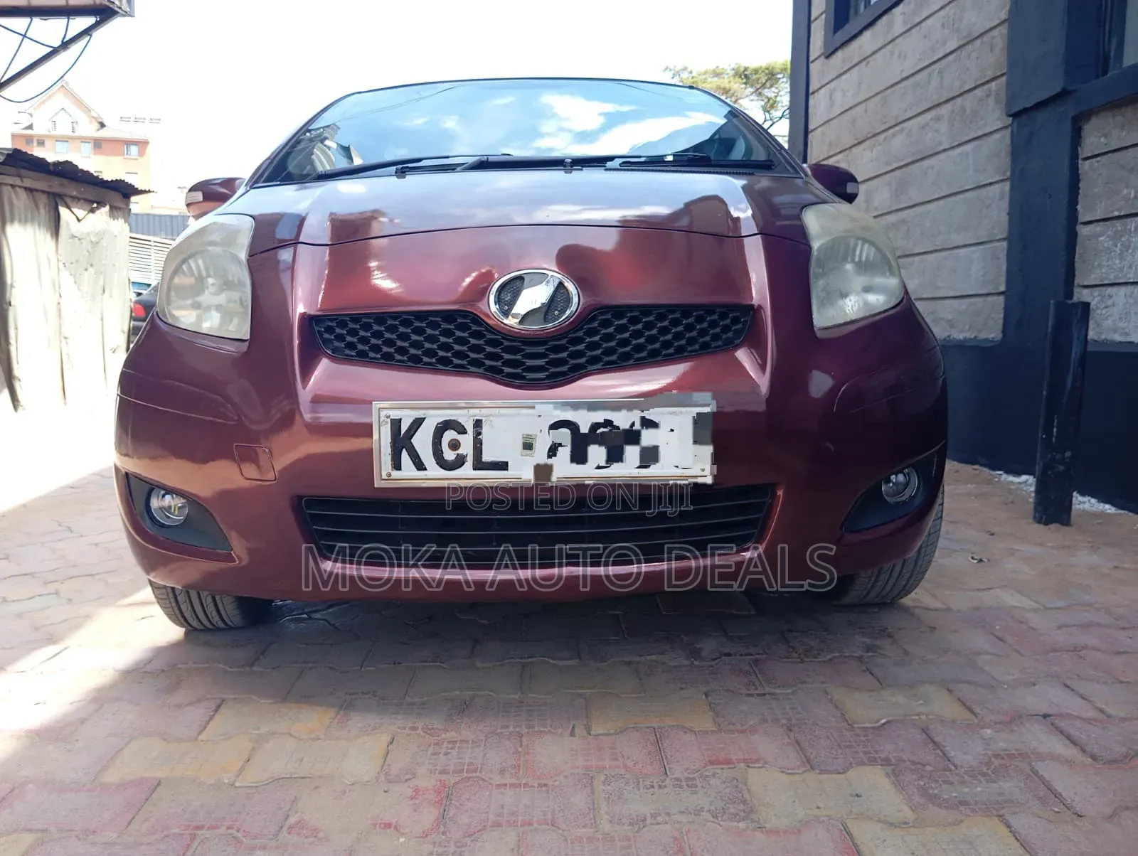 Toyota Vitz 1.0 FWD 5dr 2010 Burgundy