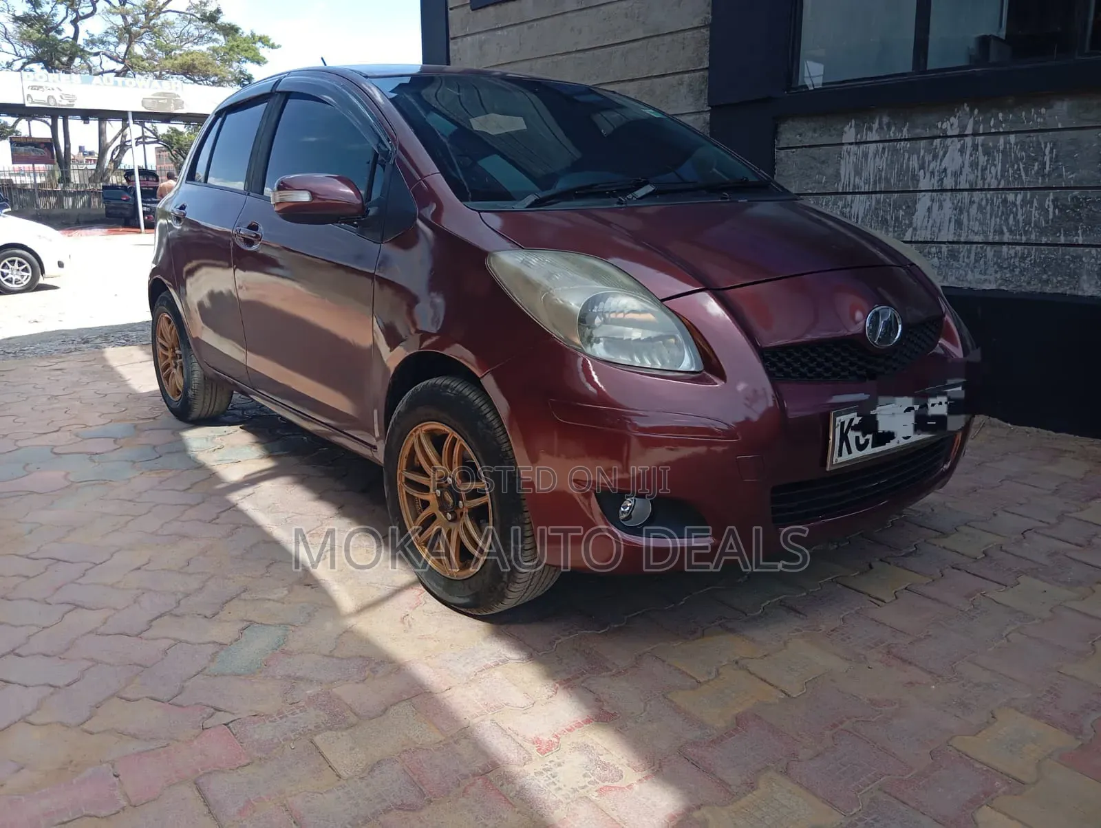 Toyota Vitz 1.0 FWD 5dr 2010 Burgundy