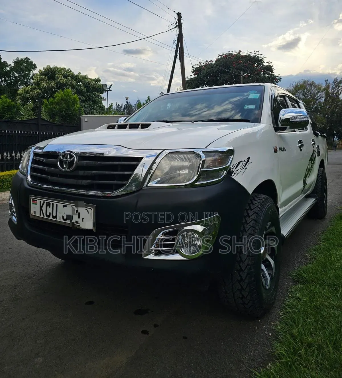Toyota Hilux 2012 White
