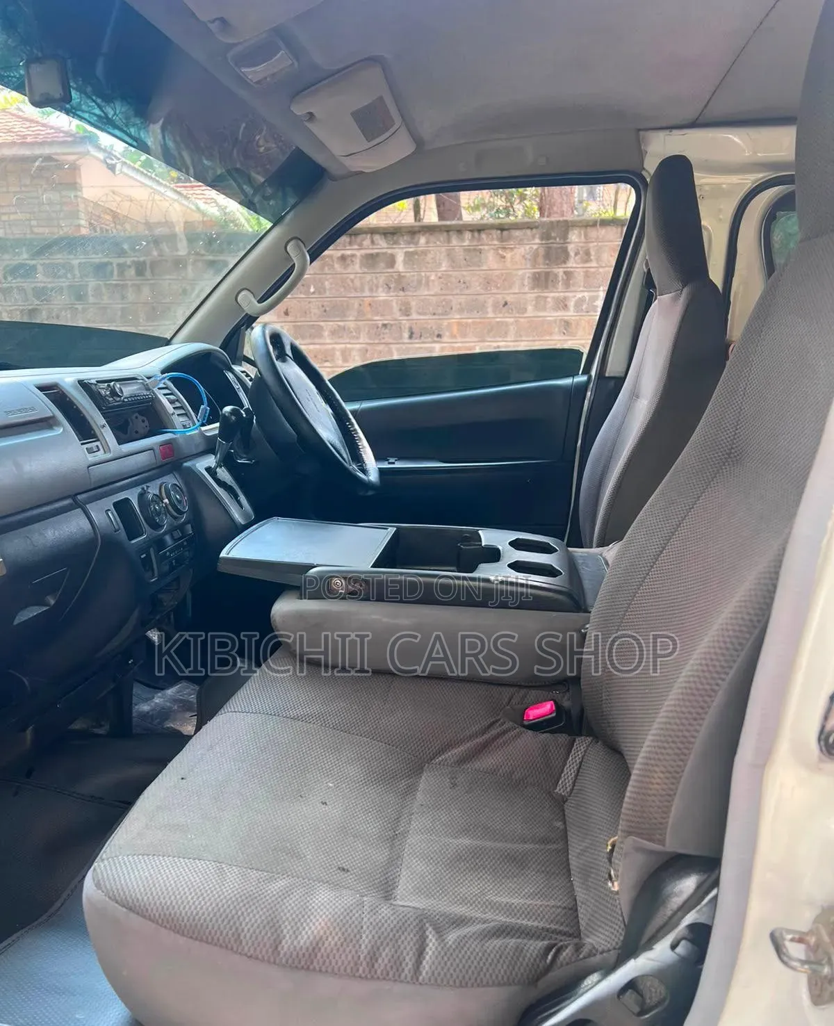 Toyota HiAce 2013 White