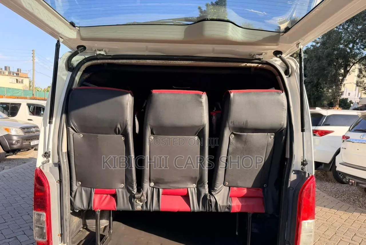 Toyota HiAce 2013 White