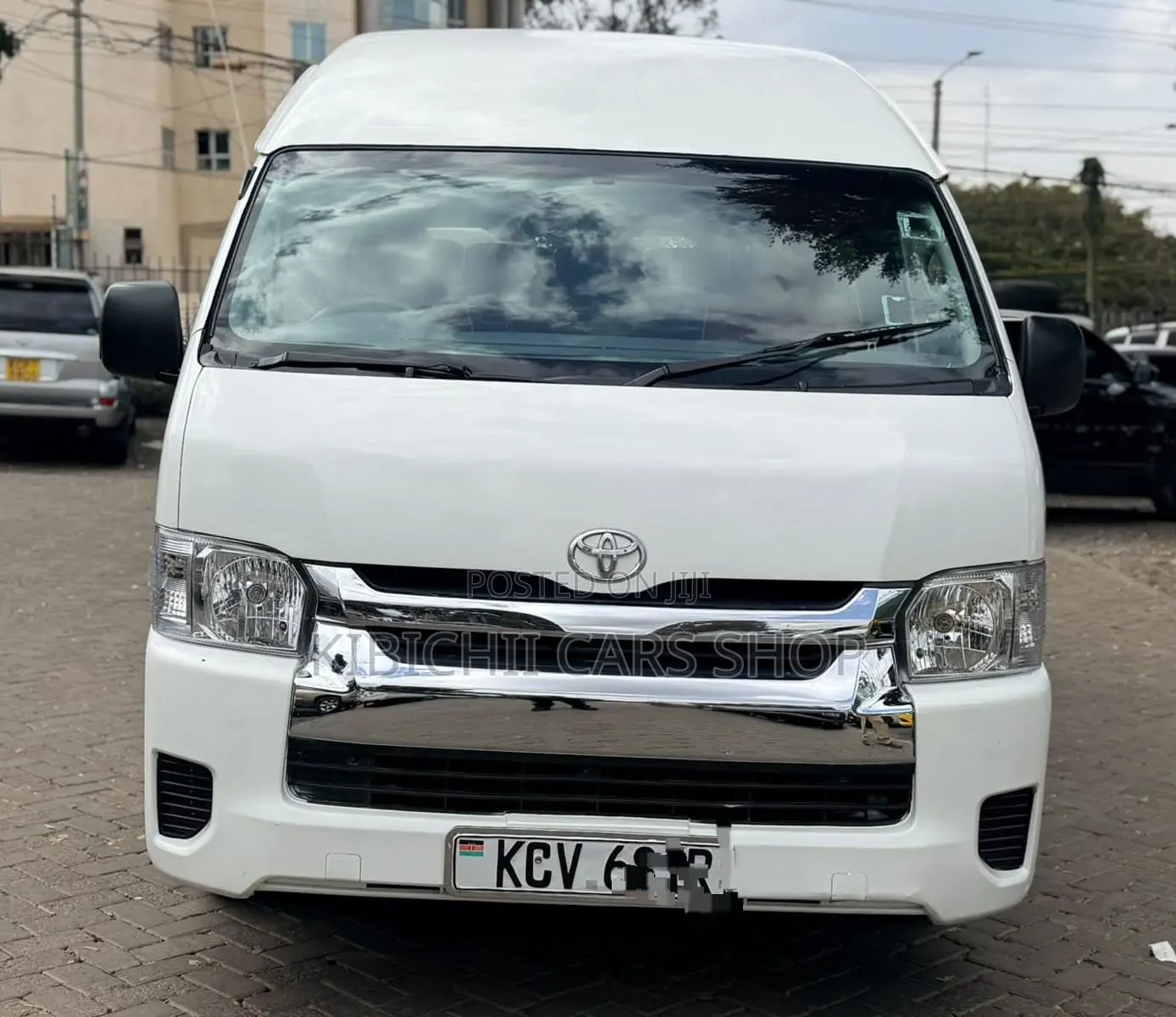 Toyota HiAce 2019 White