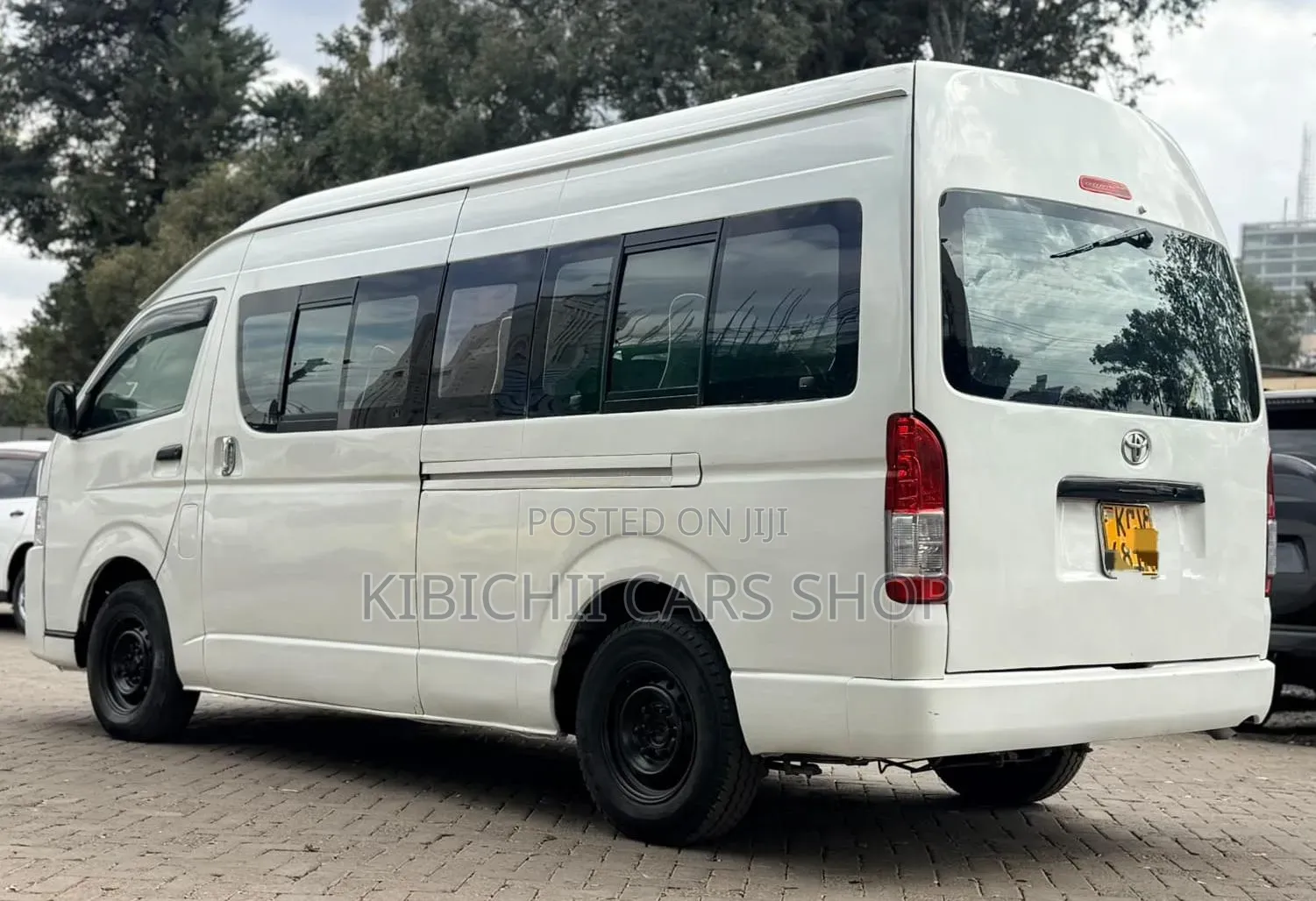 Toyota HiAce 2019 White