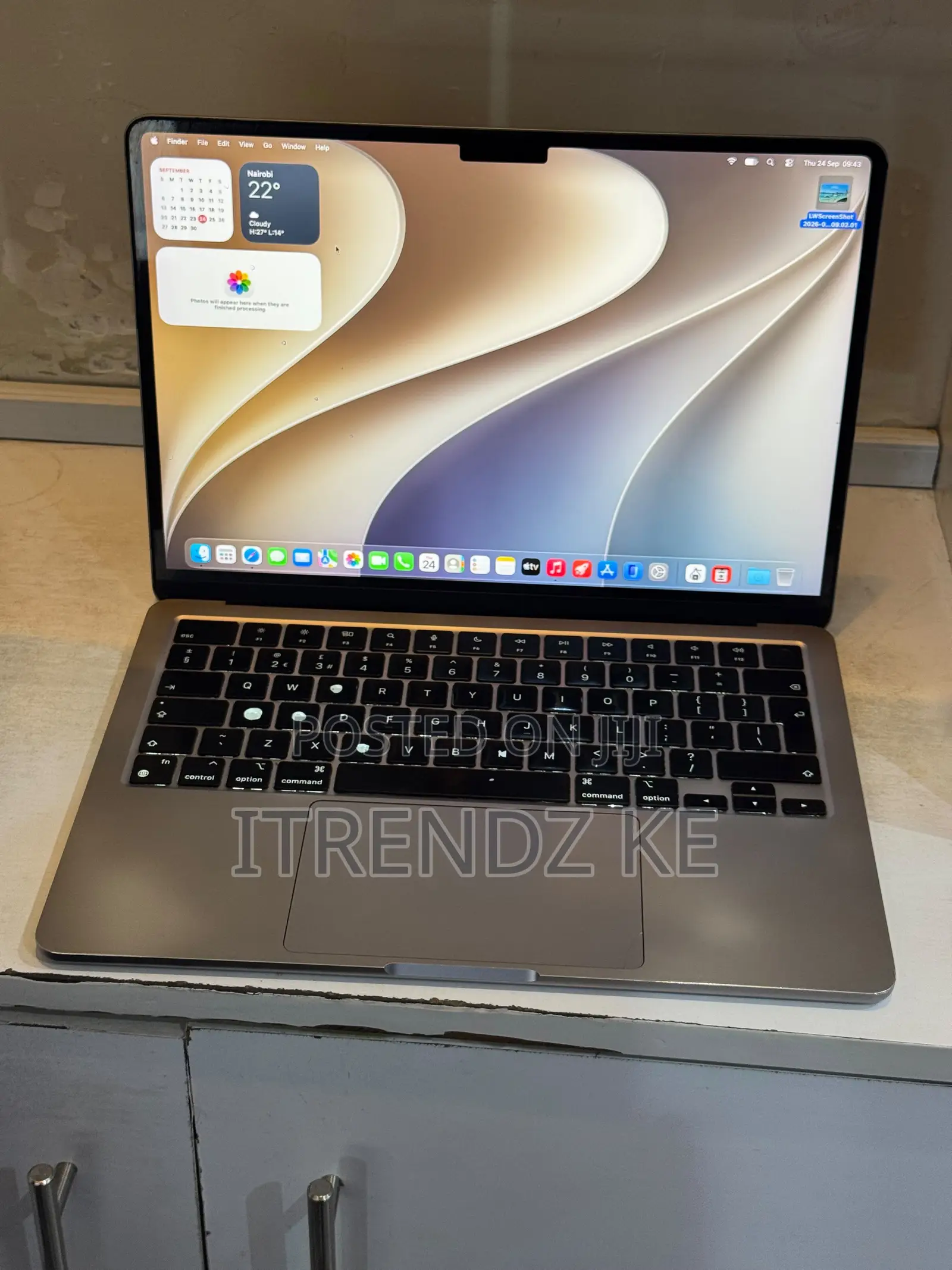 Laptop Apple MacBook Air 2022 M2 8GB Apple M2 SSD 256GB