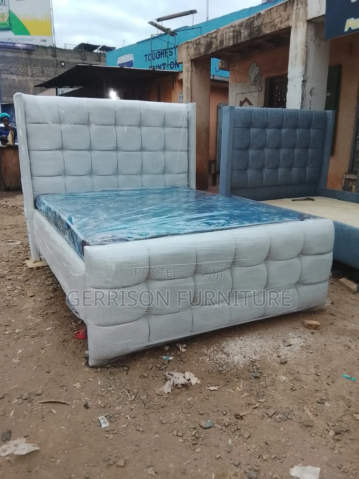 Modern Puffy Chesterfield Bed Frame (5by6 Size), With Mattress
