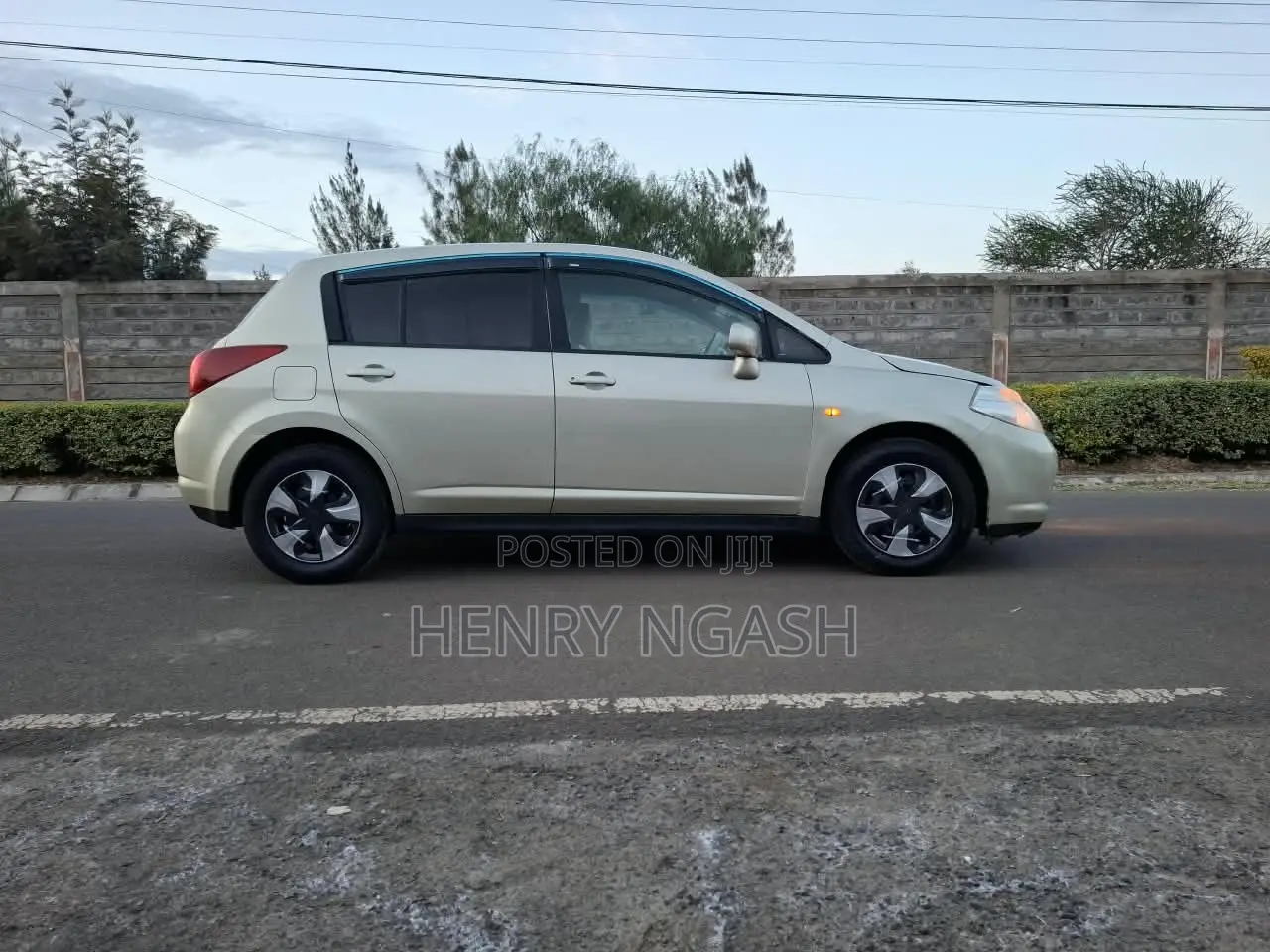 Nissan Tiida 2007 Gold